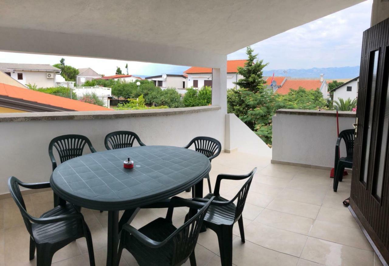 Apartman Zidak Vir Luaran gambar