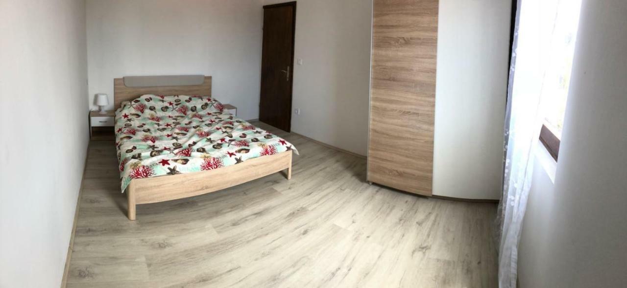 Apartman Zidak Vir Luaran gambar